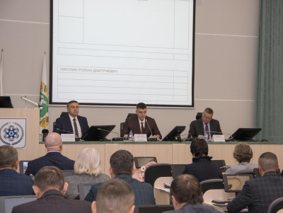 Председатель Думы вручил депутатские удостоверения и значки