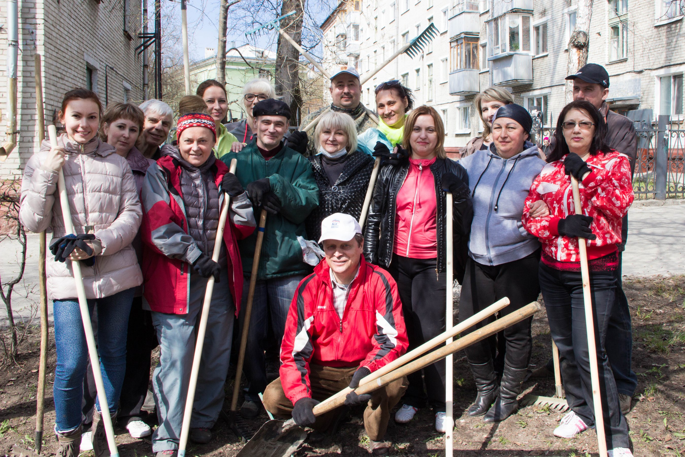 Аппарат Думы на городском субботнике