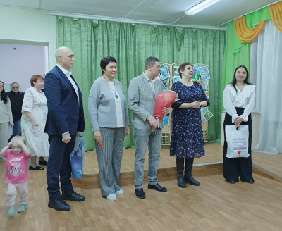 Депутаты приняли участие во встрече, посвящённой Дню матери и декаде инвалидов