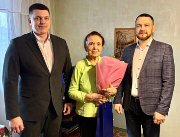 Дума поздравила с днём рождения Валентину Дудкину